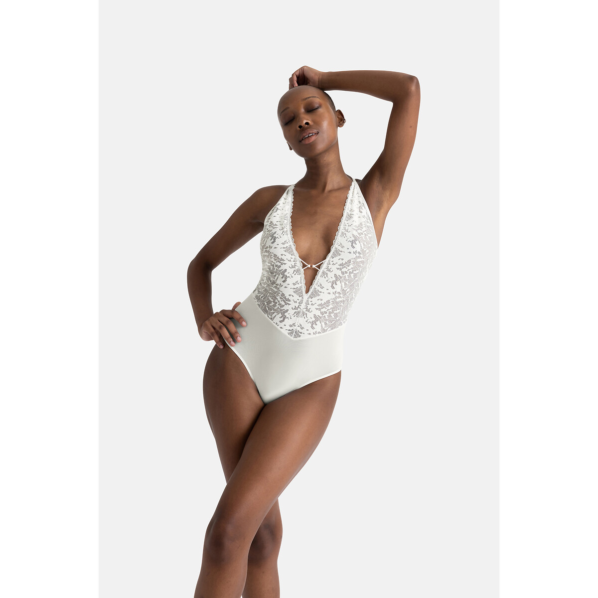 DORINA<br>Corpo em Kant Kinsley