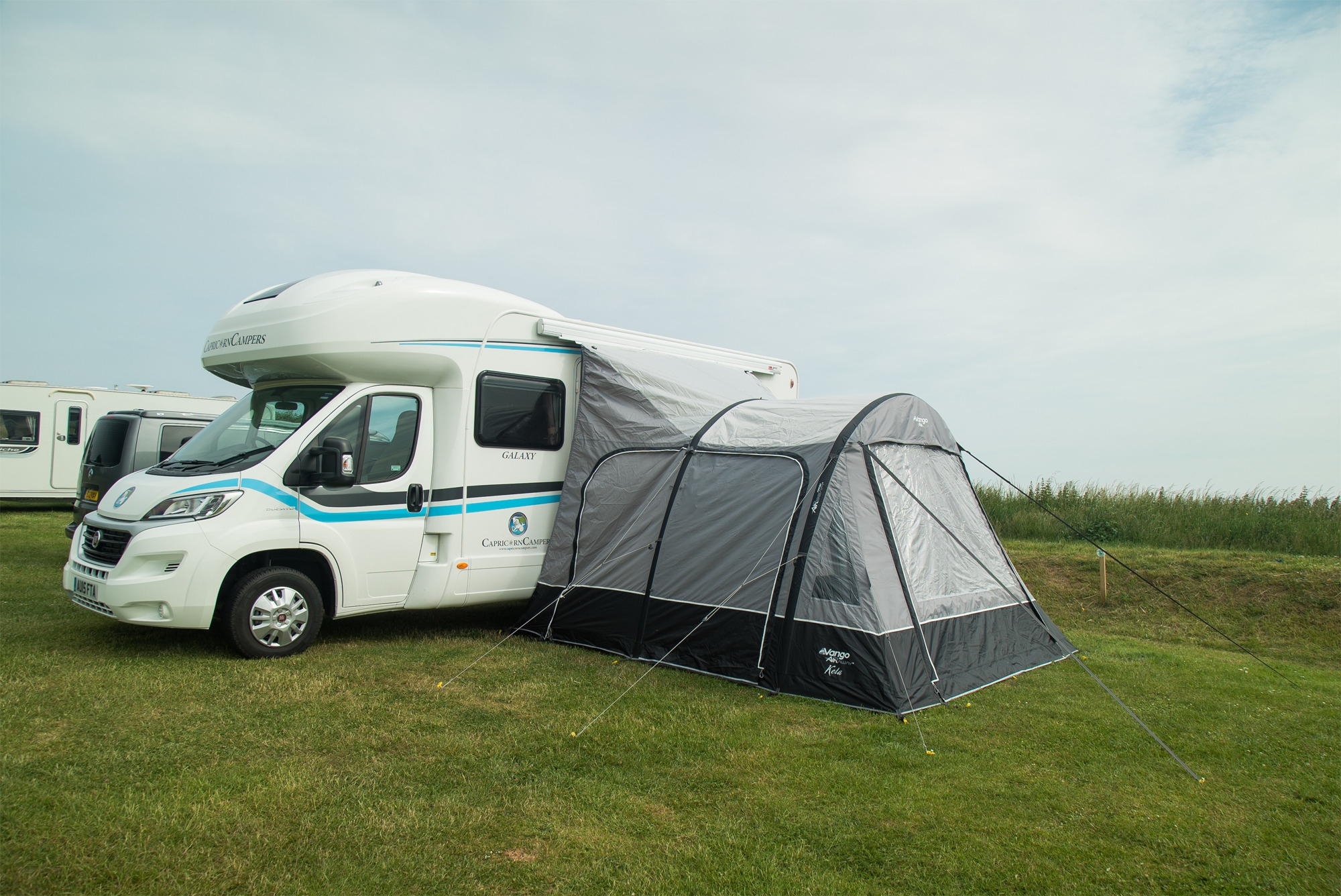 Vango Kela Pro Air Low aufblasbares Reisemobilvorzelt