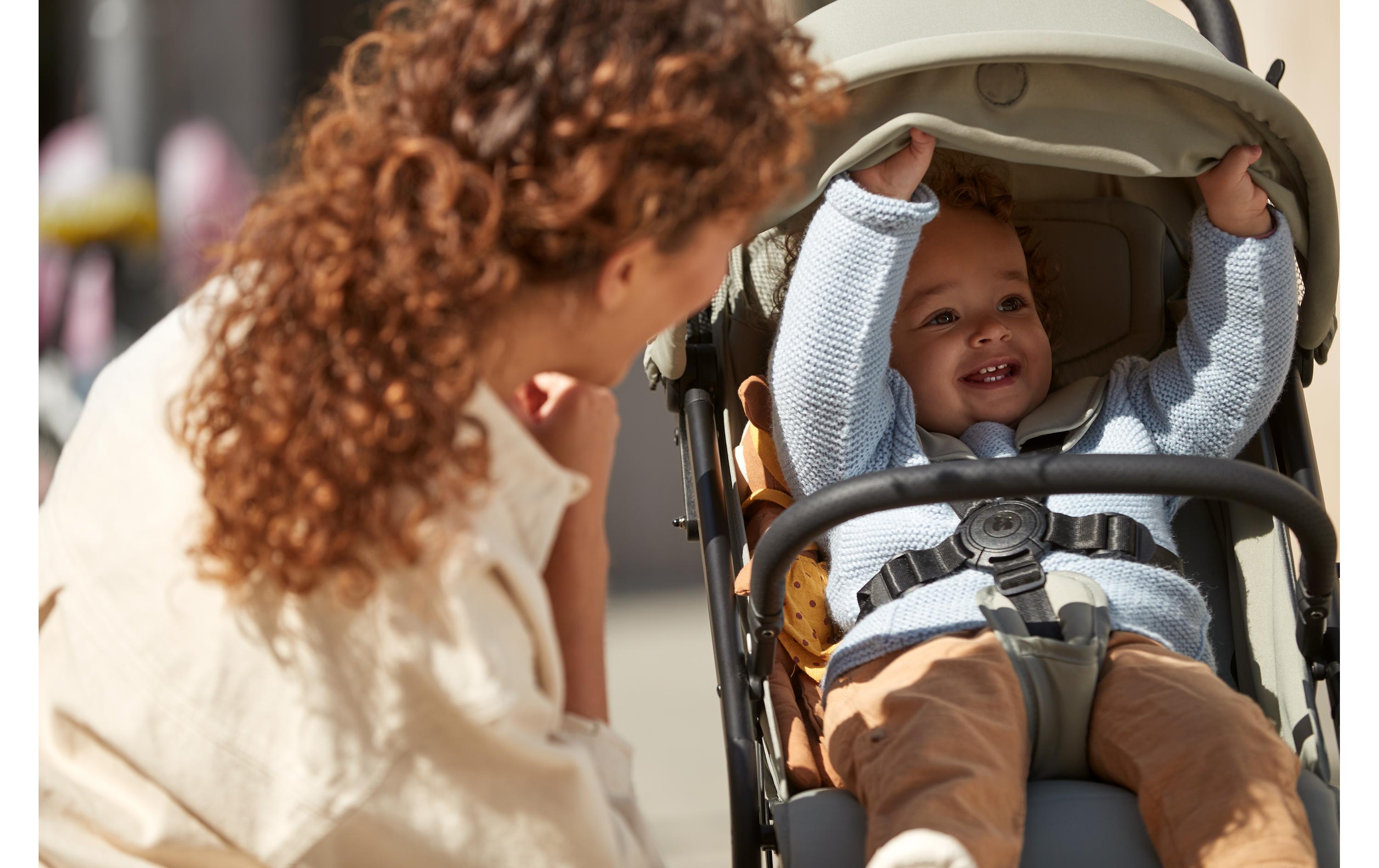 Buggy Travel N Care Plus Haselnuss Rosa<br>Kompakter Kinderwagen mit falt- und tragbarem Buggy