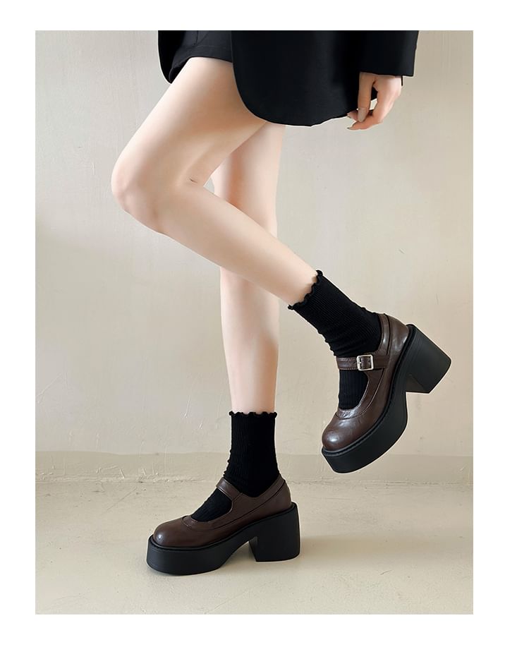 Nikao - Mary Jane pumps met plateauhak en blokhak