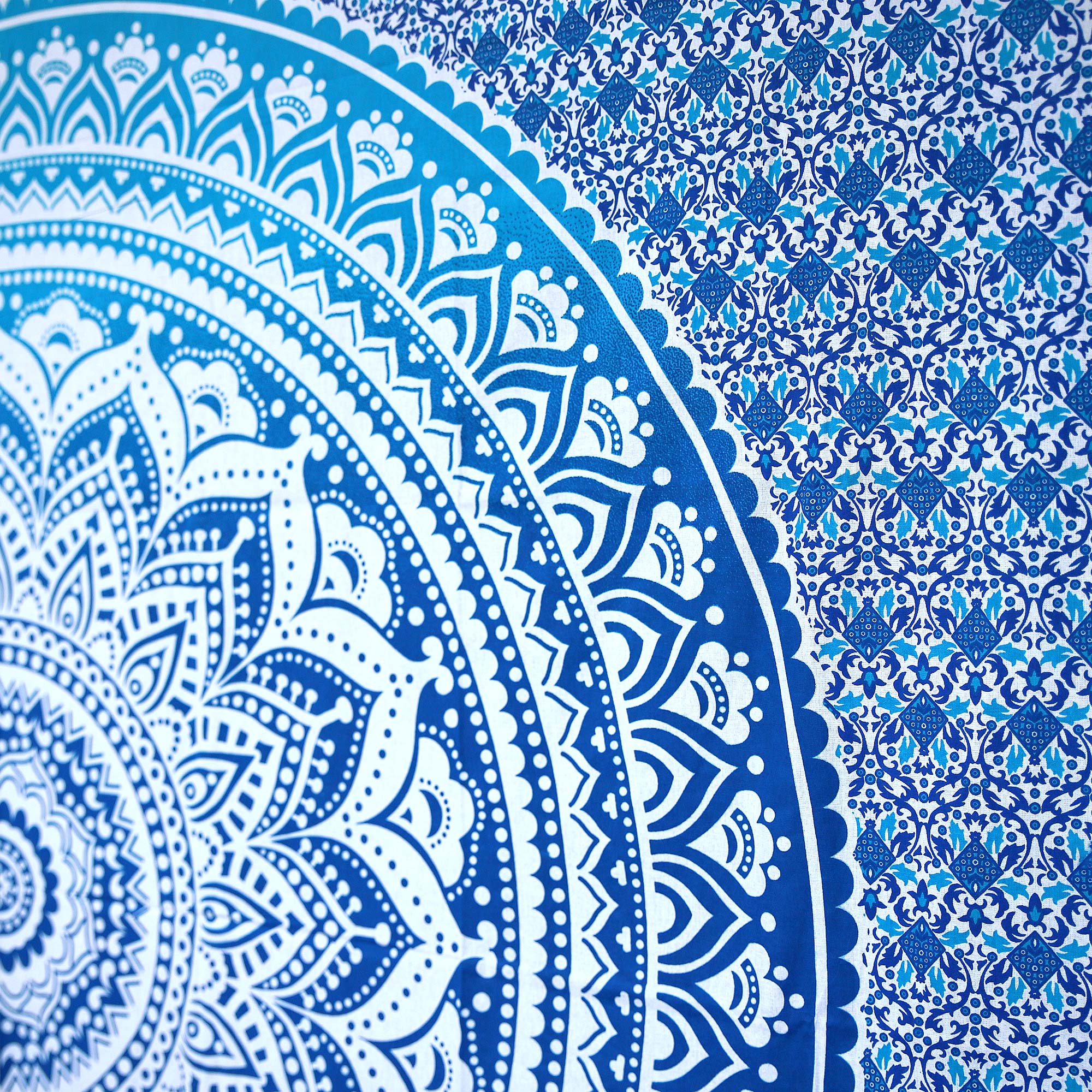 Multifunktionstuch 'Mandalablume', blau, weiß, B 213 cm, H 244 cm von fischer's lagerhaus