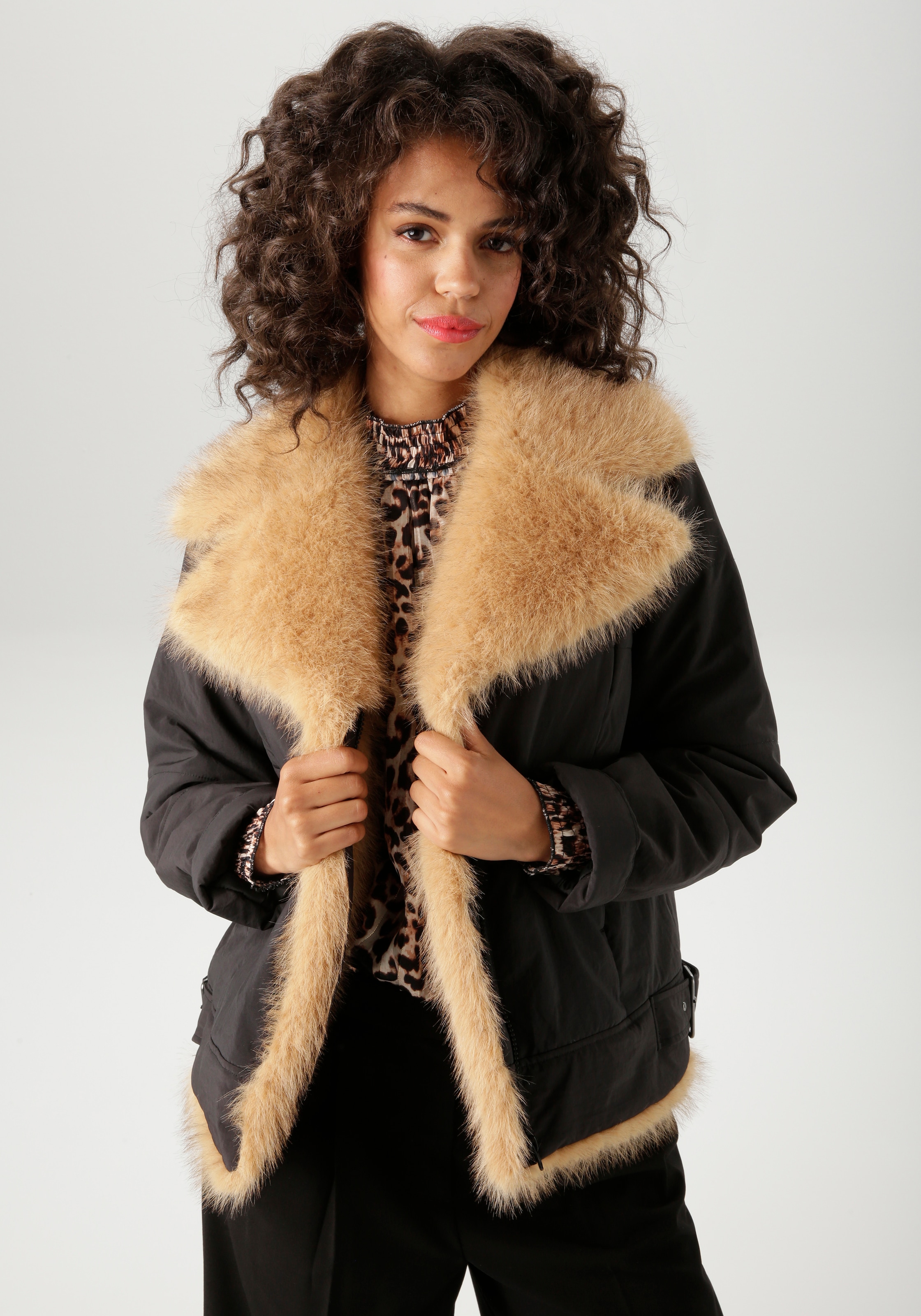 Aniston CASUAL Outdoorjacke mit flauschigem Fellimitat verziert - NEUE KOLLEKTION