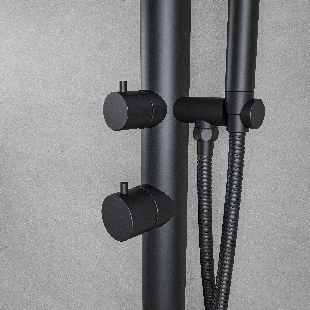 FortiFura Outdoor Deluxe vrijstaande buitendouche met handdouche zwart mat
