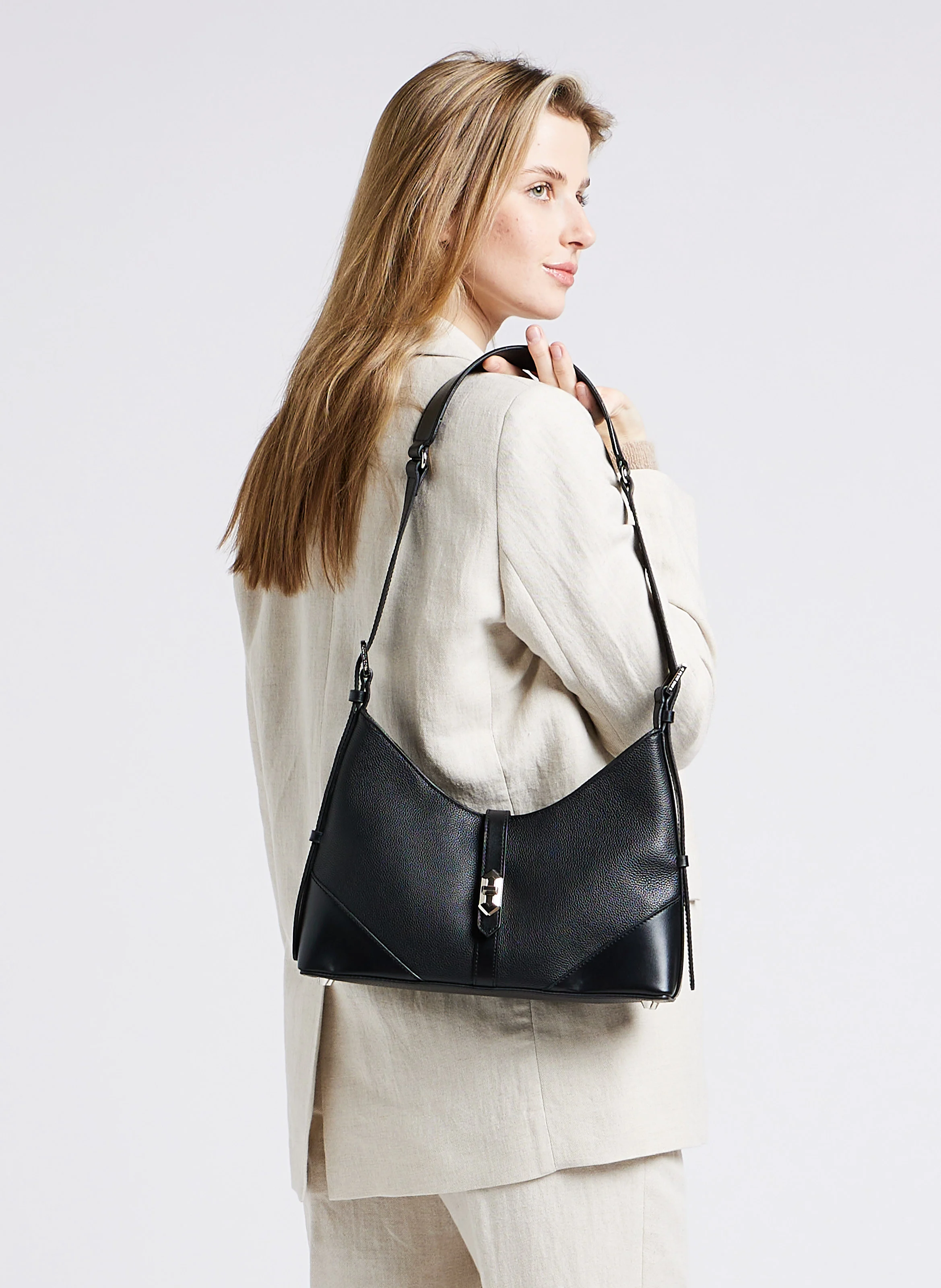 MILANO DELTA - Sac hobo en cuir grainé | Noir