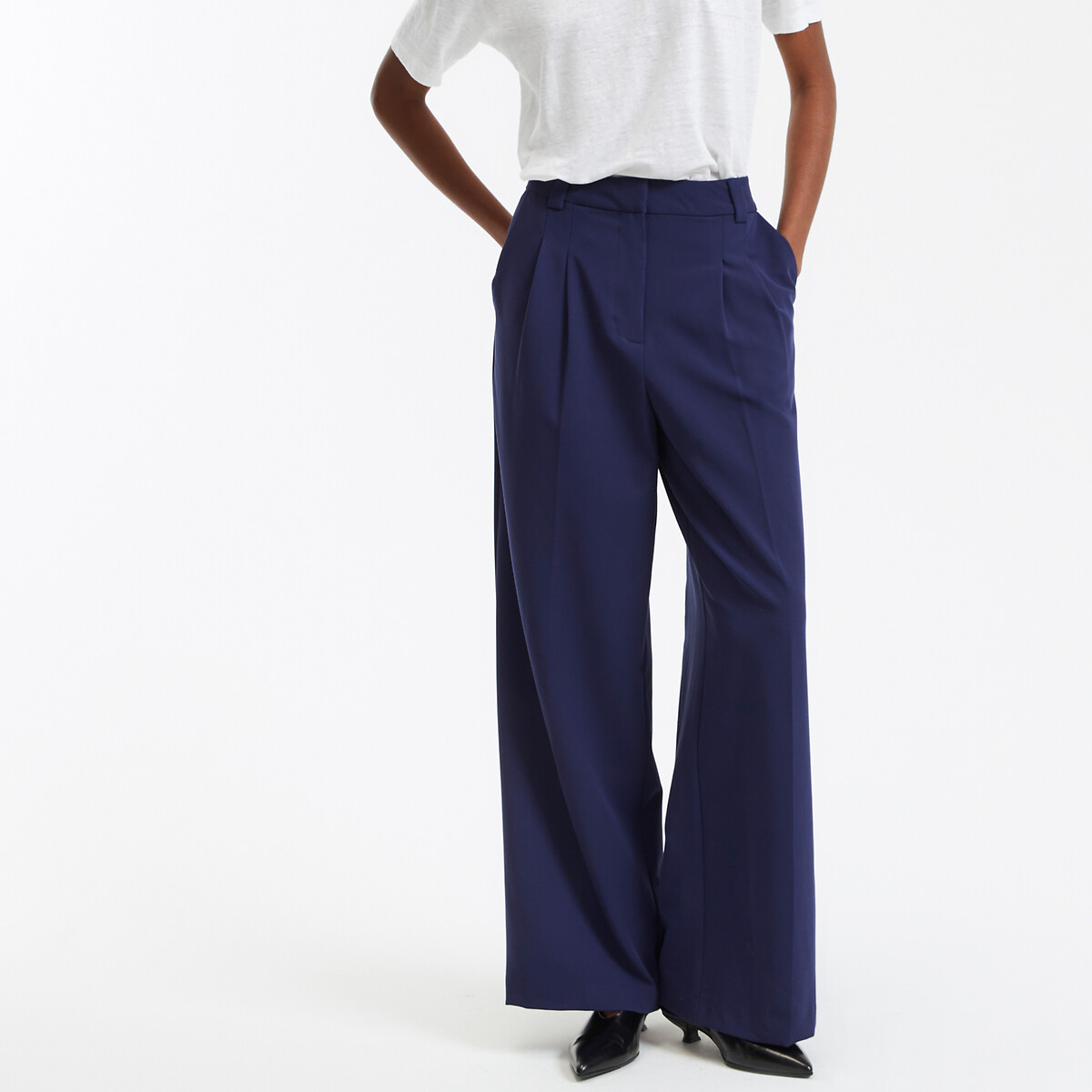 COLEÇÕES LA REDOUTE<br>Calças largas com pregas