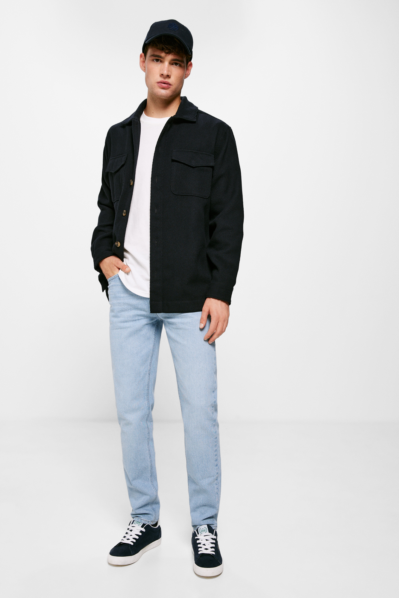 calça jeans slim de lavagem clara