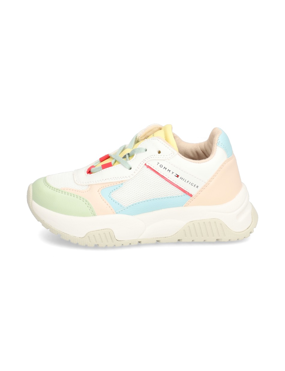 LOW CUT LACE-UP SNEAKER