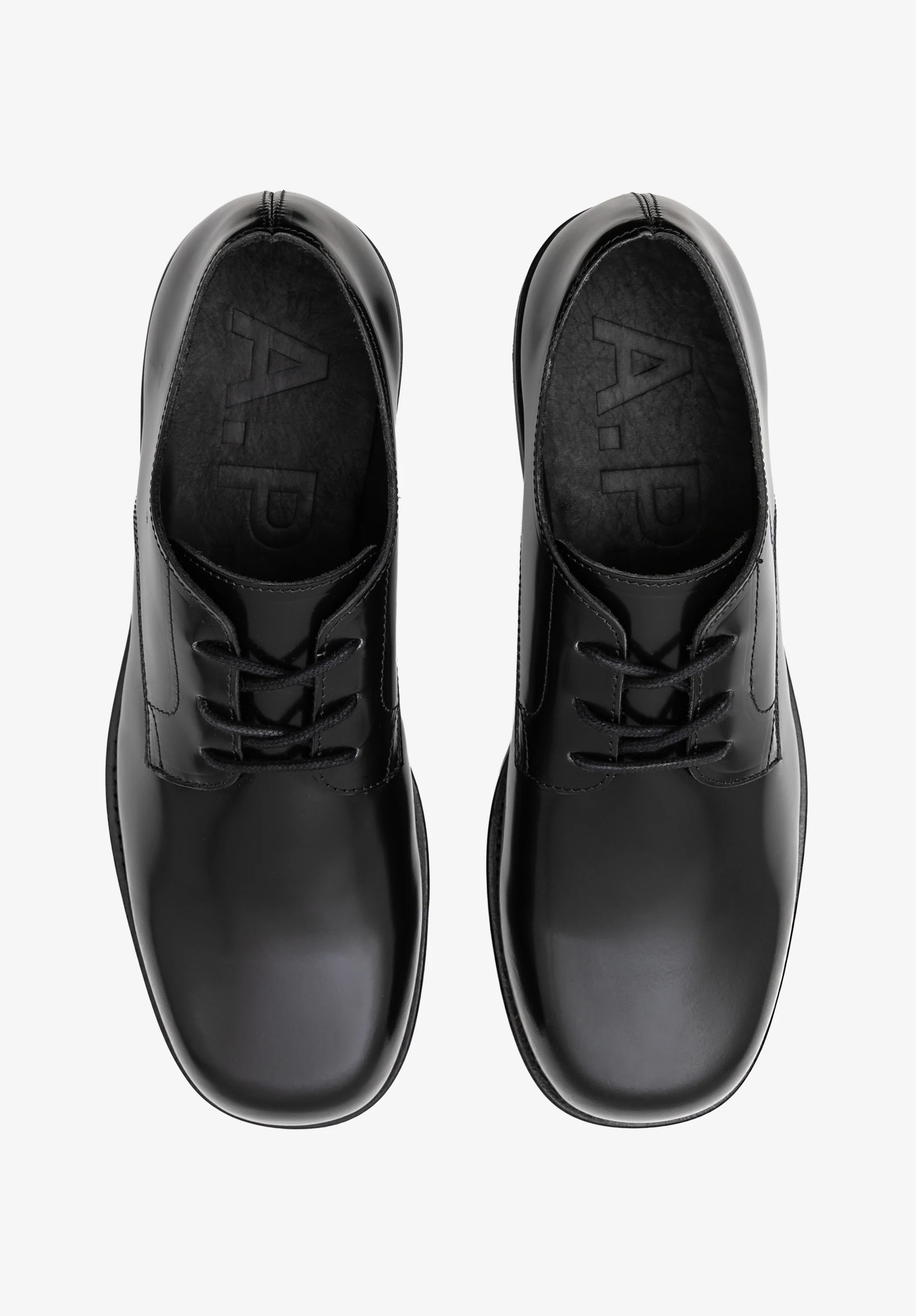 Derbies en cuir glacé. - Noir