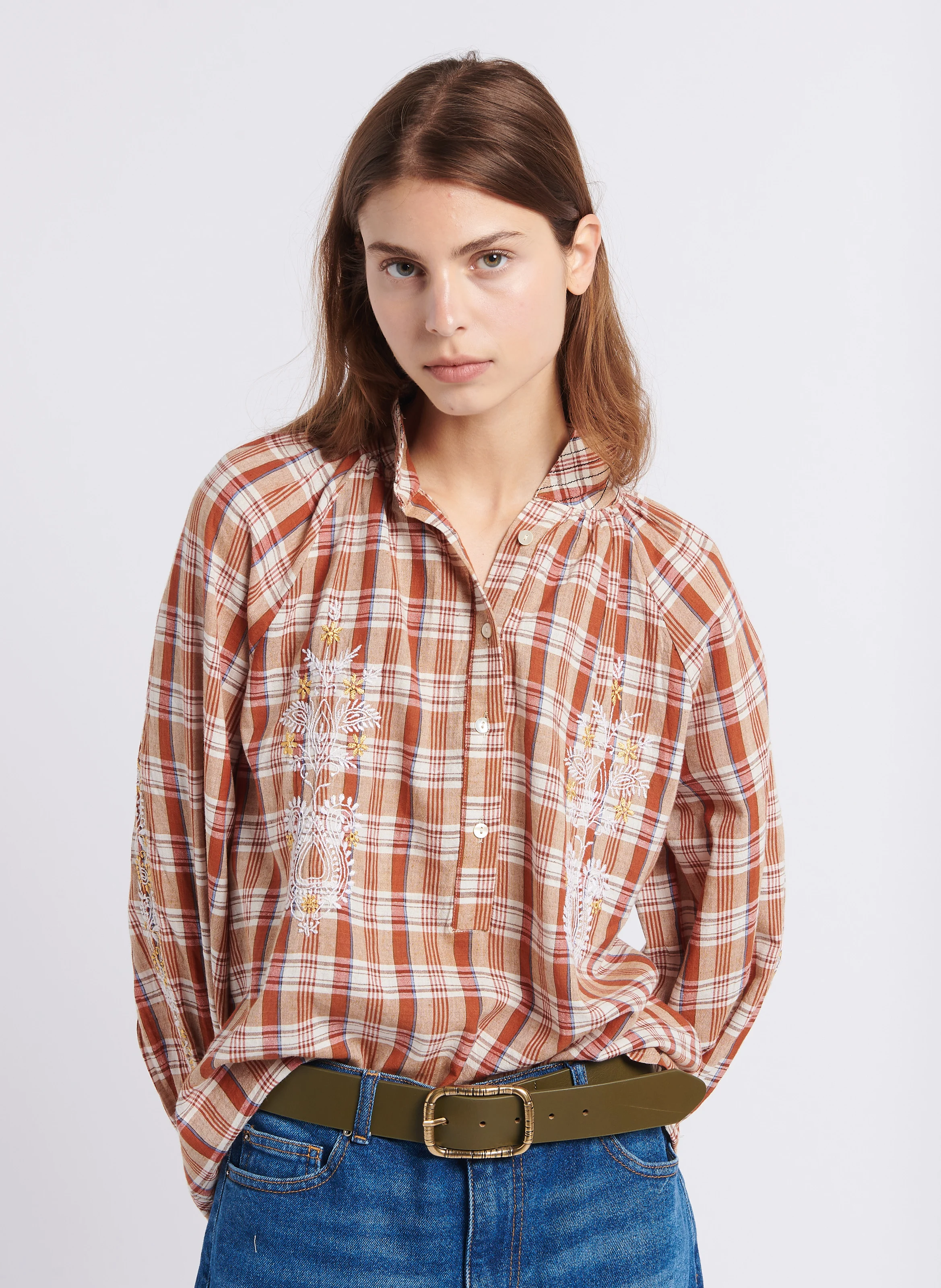 SURPRISE - Blouse col montant à carreaux en coton | Marron