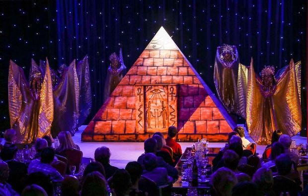 Carte Blanche Dresden - Travestie-Show mit Dinner