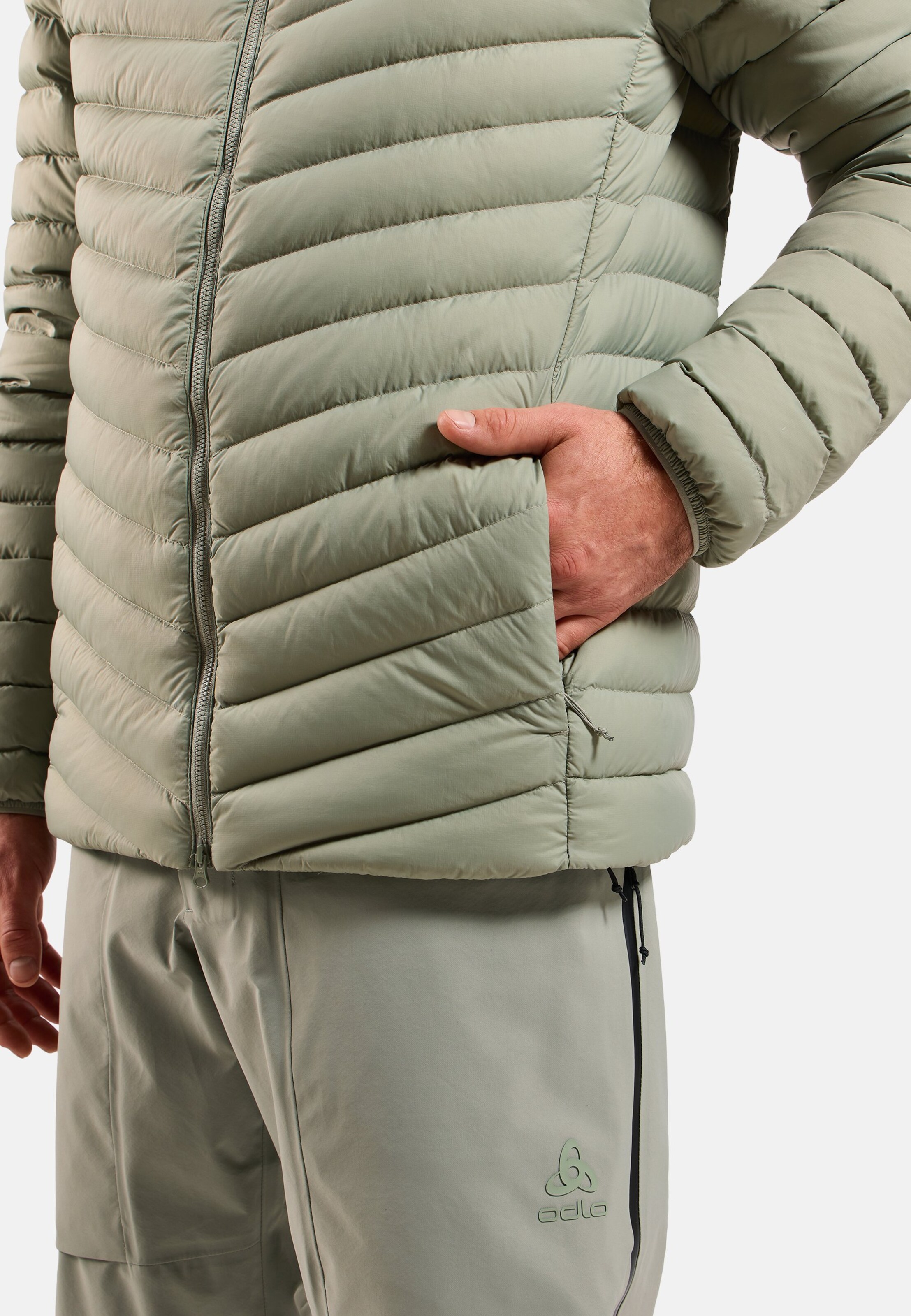 Kompakte X-Alp Daunenjacke mit Kapuze 2.0 in shadow