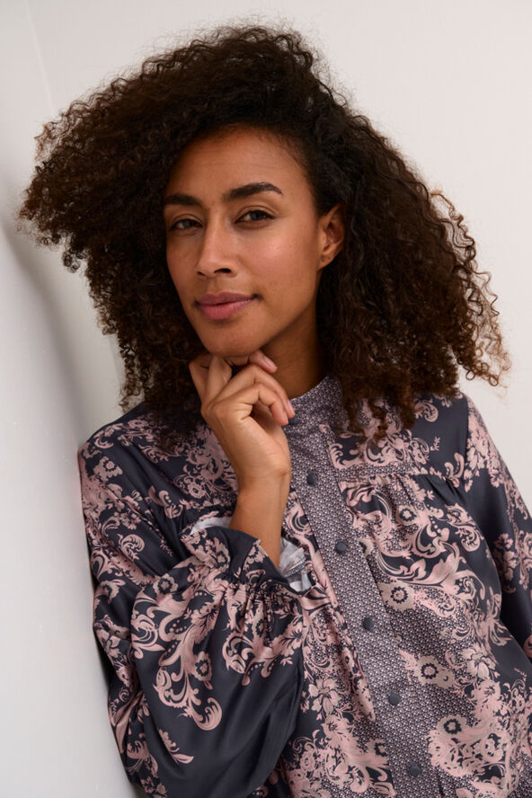 Culture CUarina Shirt Gray graphic