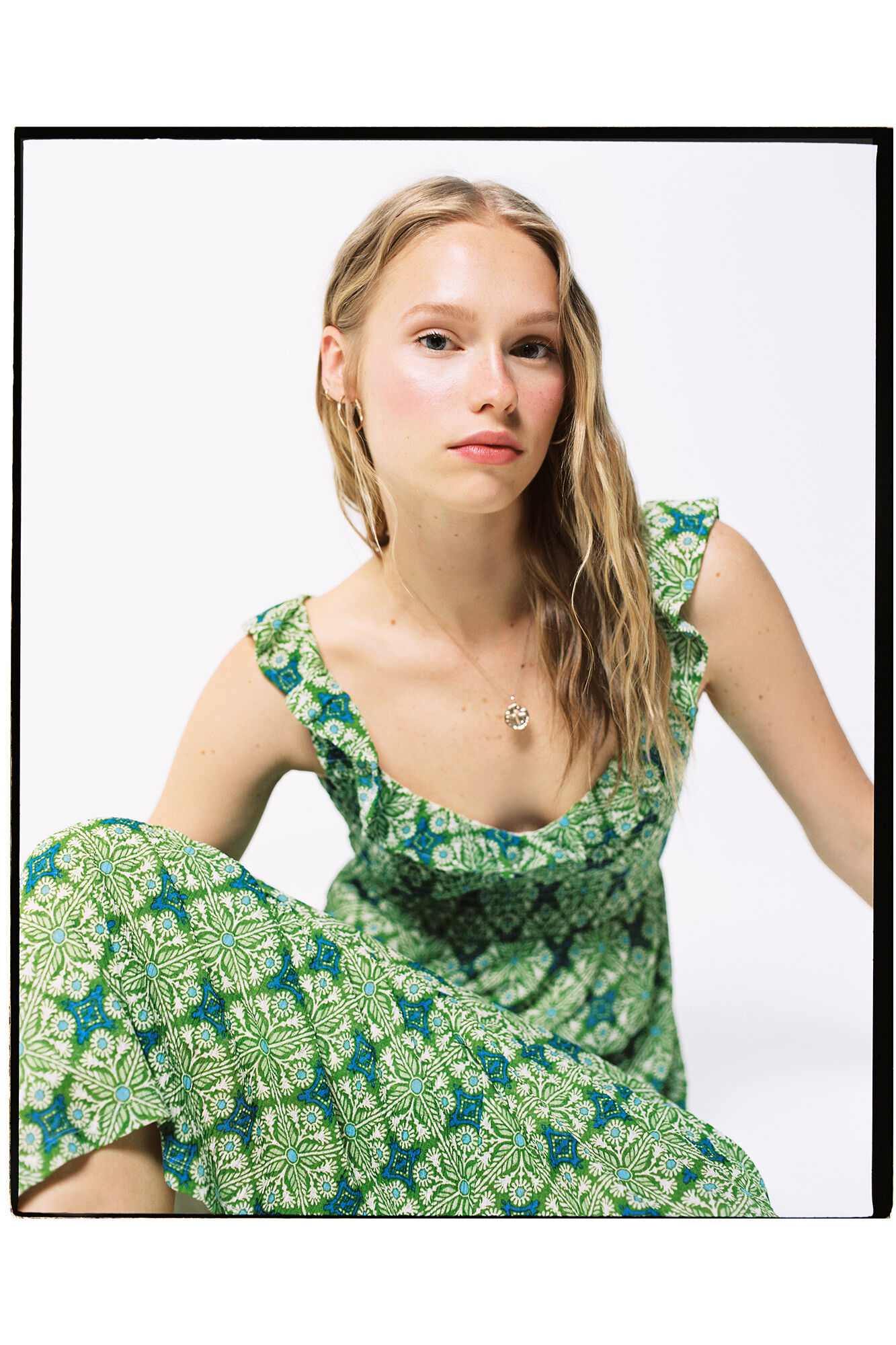 Vestido midi com estampa de abelhas para meninos