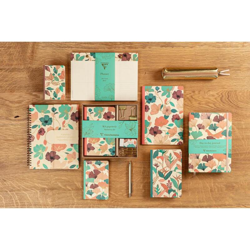 Gaïa beige, Calendrier anniversaire perpétuel 23 x 17 cm, 50 pages imprimées, fermeture aimantée pour affichage sur la table.