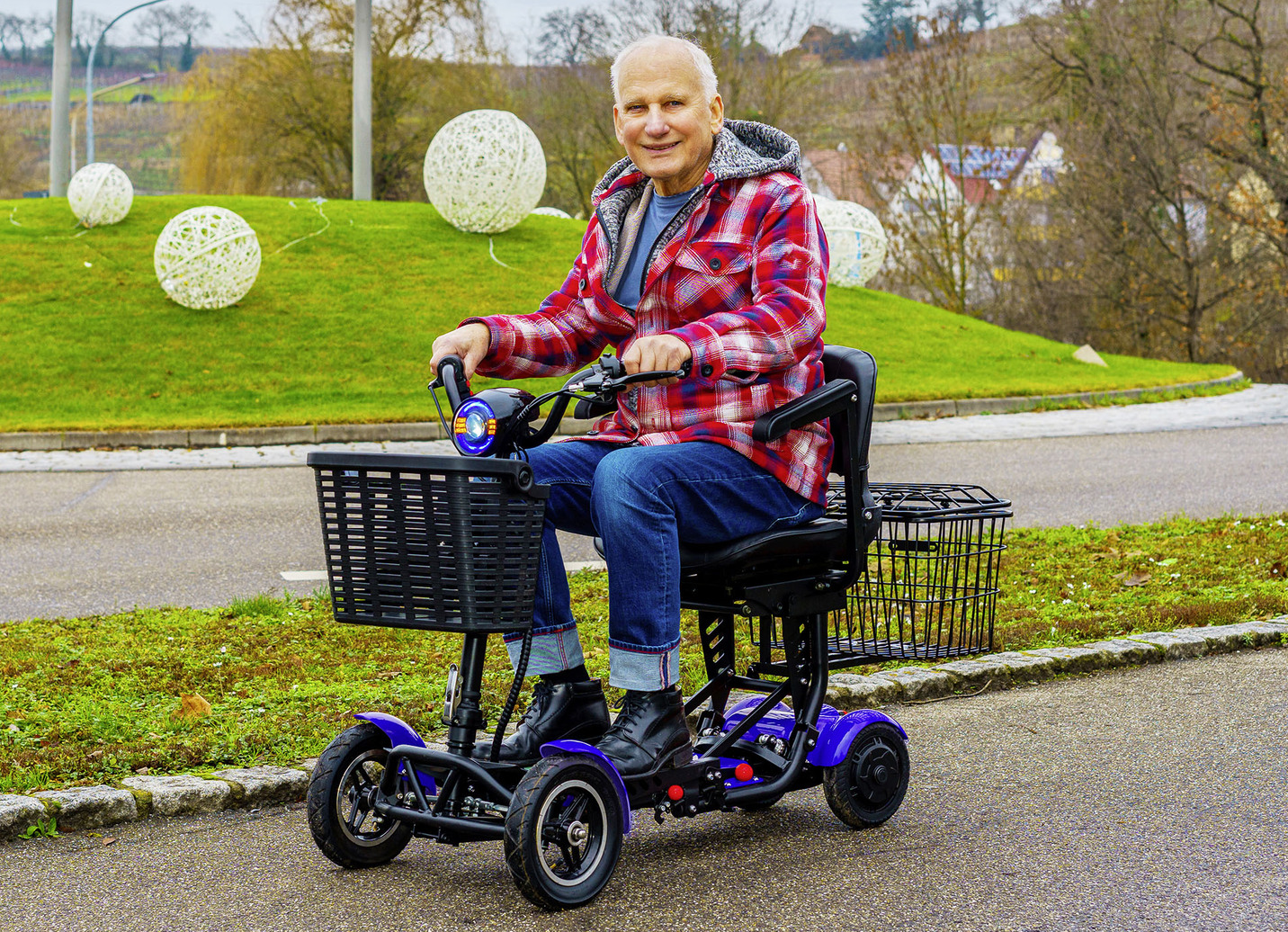 Entspannt durch den Alltag mit dem Econelo 4-Rad-Roller Premium Version