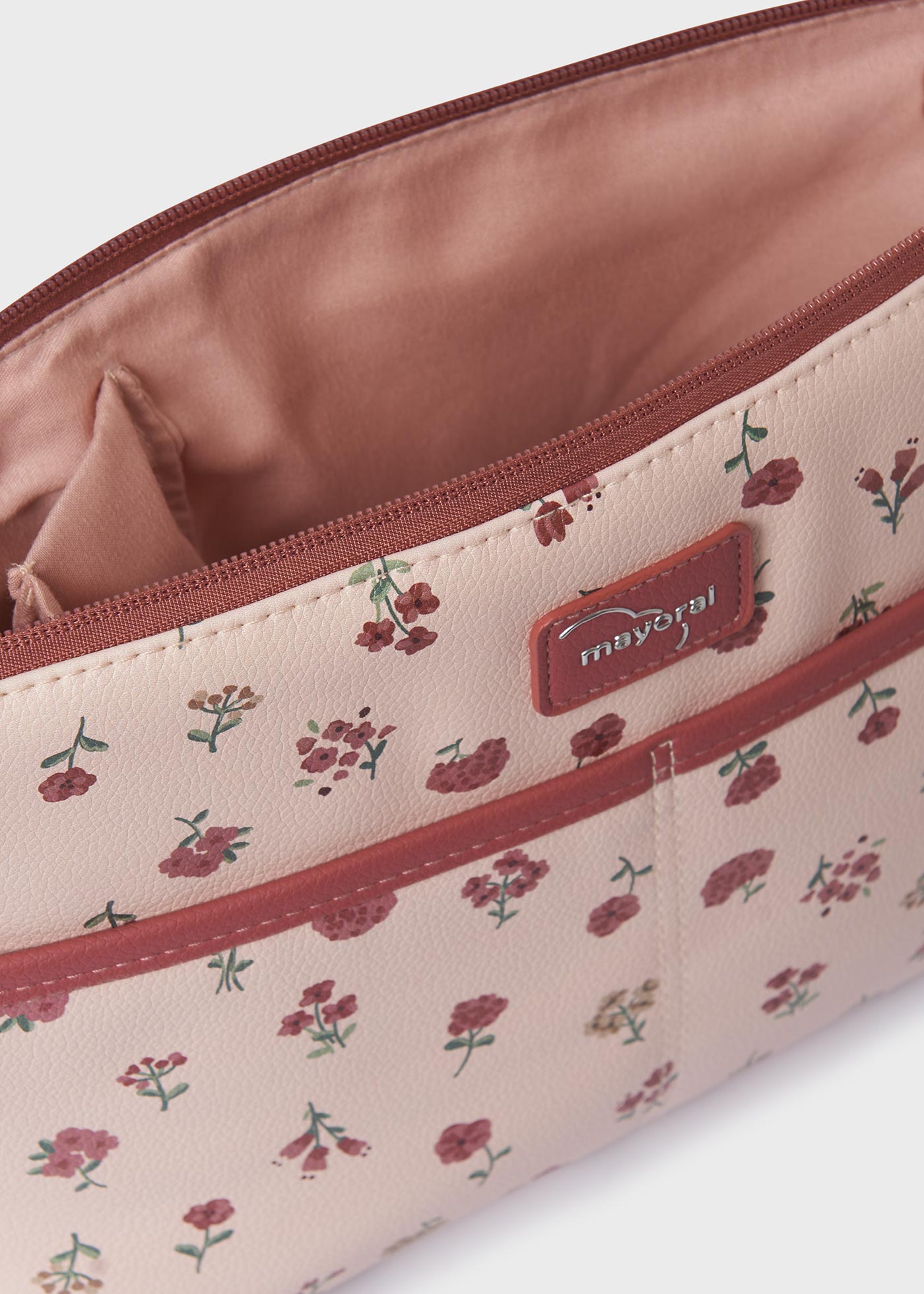necessaire infantil com estampa de bebê