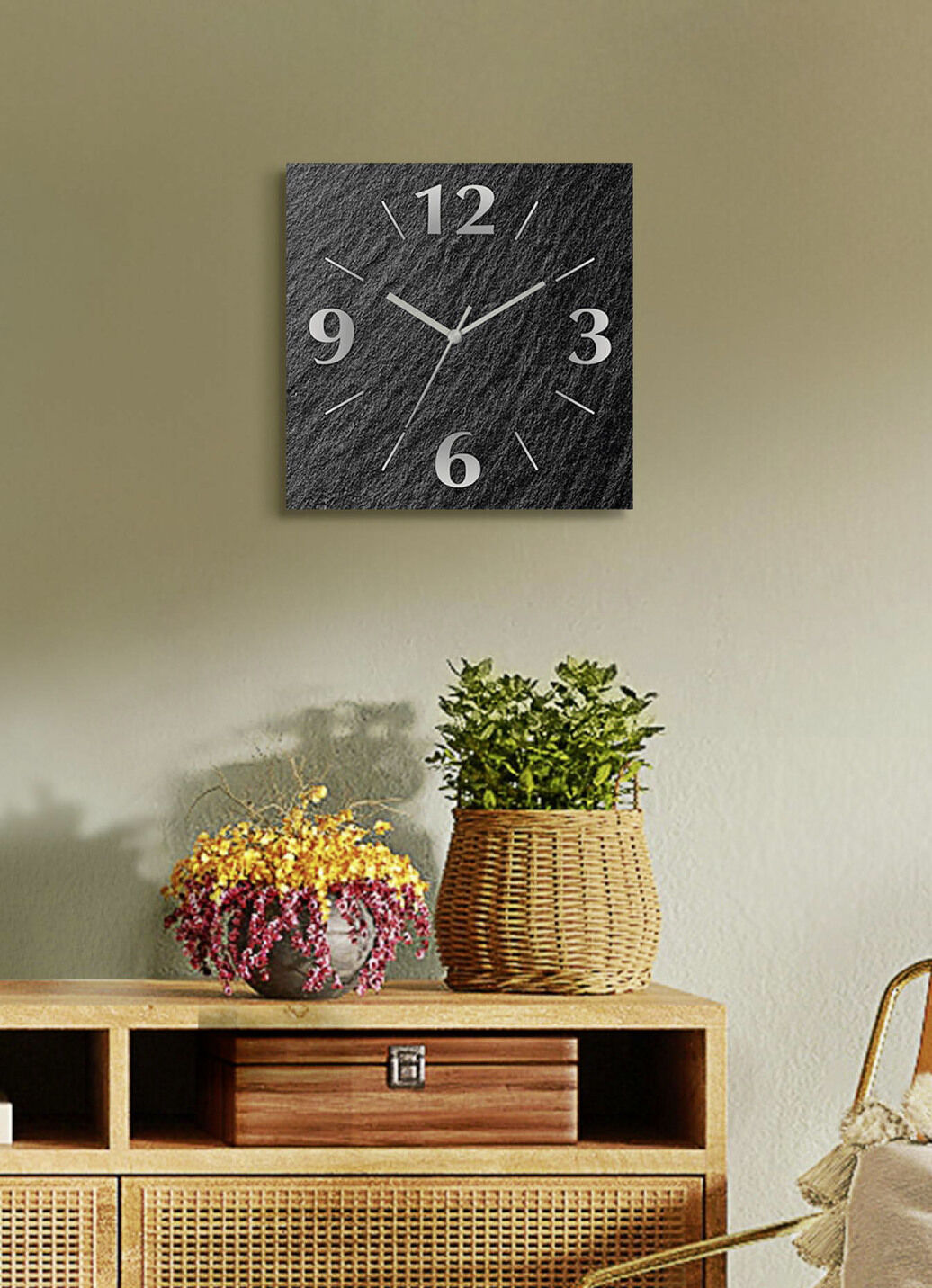 Hochwertige Wanduhr in Schiefer-Optik