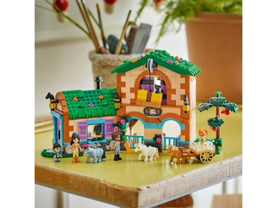 LEGO Ponyboerderij en stal (42654)
