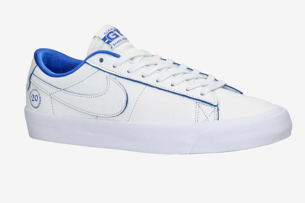 Nike SB Zoom Blazer Low Pro GT PRM Schuh (wummit white game royal)