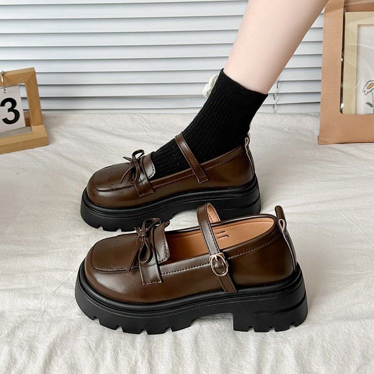 Gordong - Mary Jane pumps met strik en dikke hak