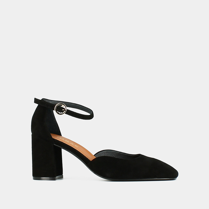 Babies à talons et bouts carrés  en velours noir