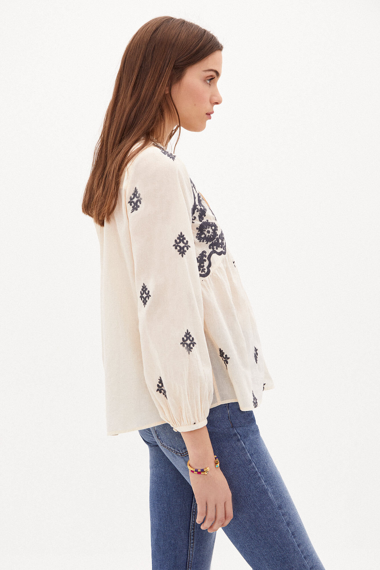Blusa Cala em algodão bordado - Bege