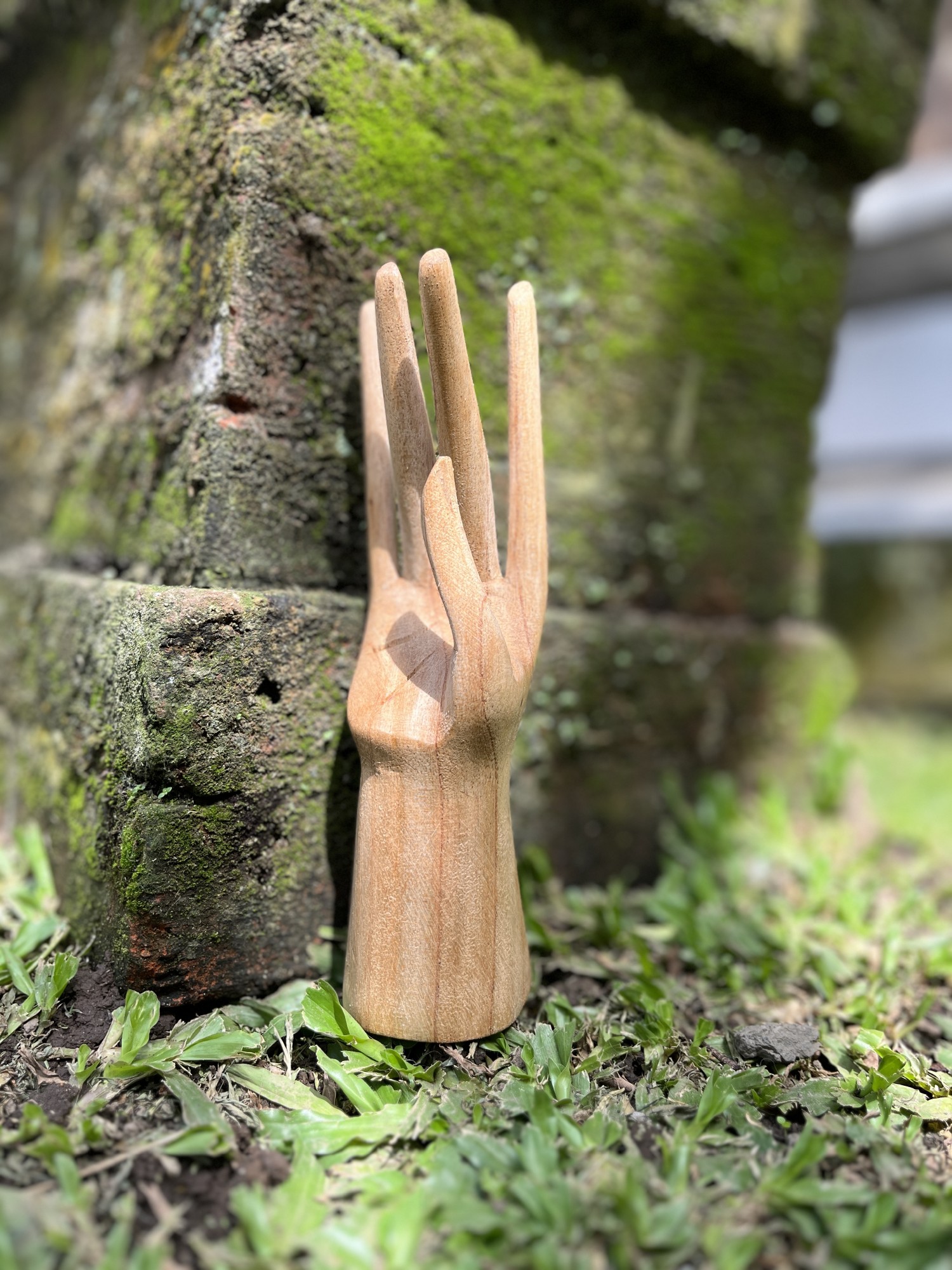 Holzfigur 'Hand', natur, H 20 cm, B 5 cm, L 5 cm von fischer's lagerhaus