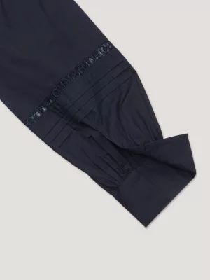 Blusa de renda com logotipo adaptável