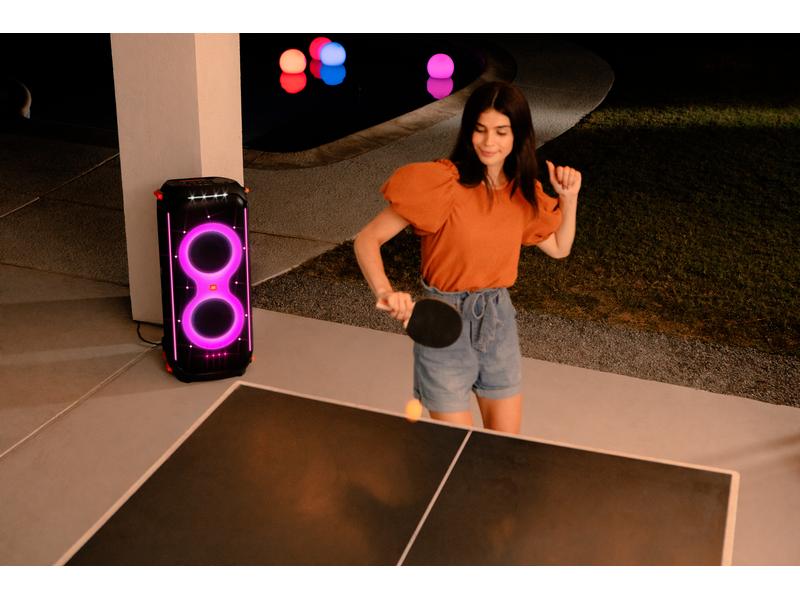 JBL Bluetooth Speaker Partybox 710 Schwarz Party-Lautsprecher mit kraftvollem Sound (800 W RMS ), eingebauter Beleuchtung und spritzwassergeschütztem Design Merkmale