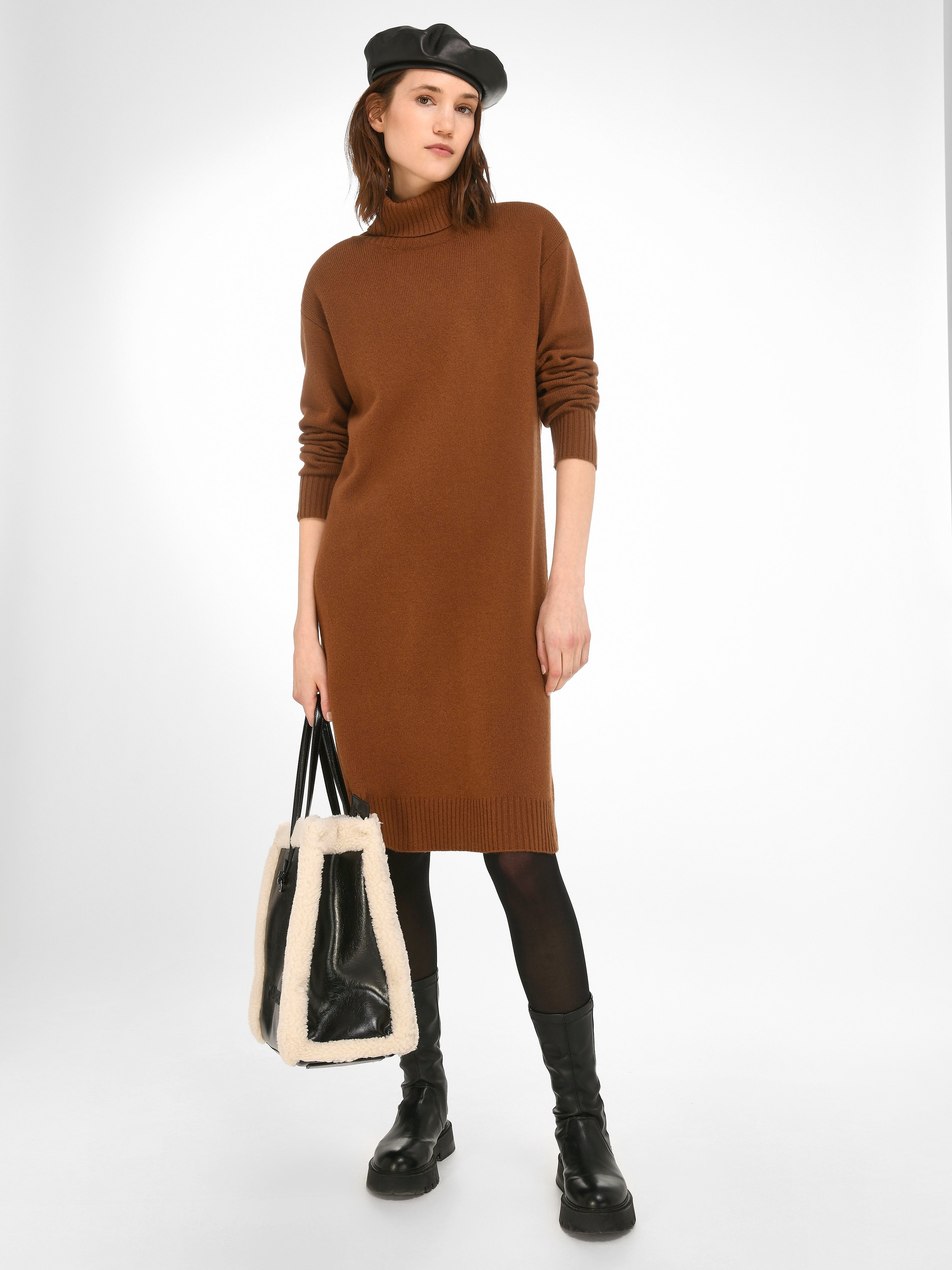 Rollkragen-Strickkleid