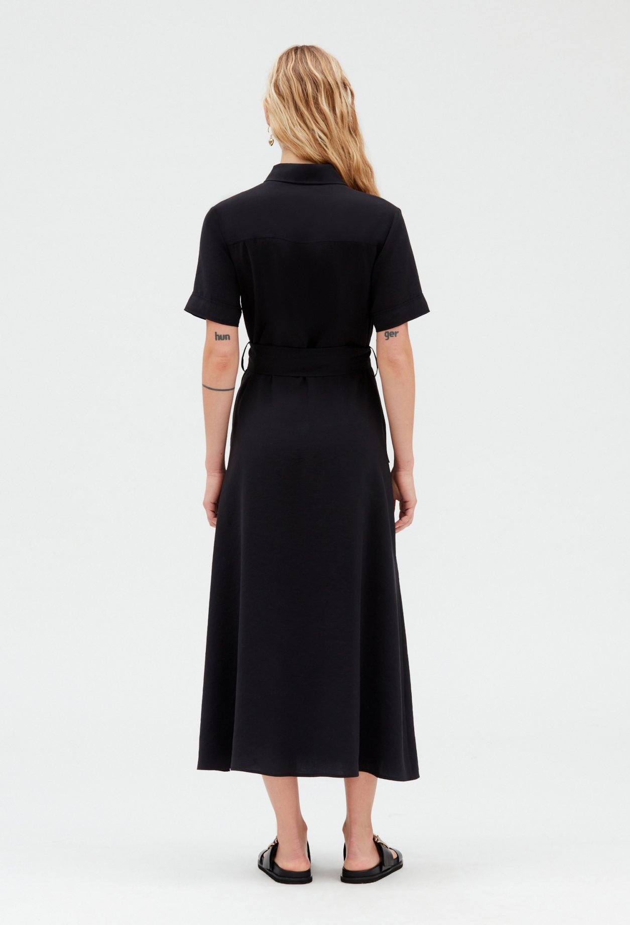 Robe midi fluide manches courtes