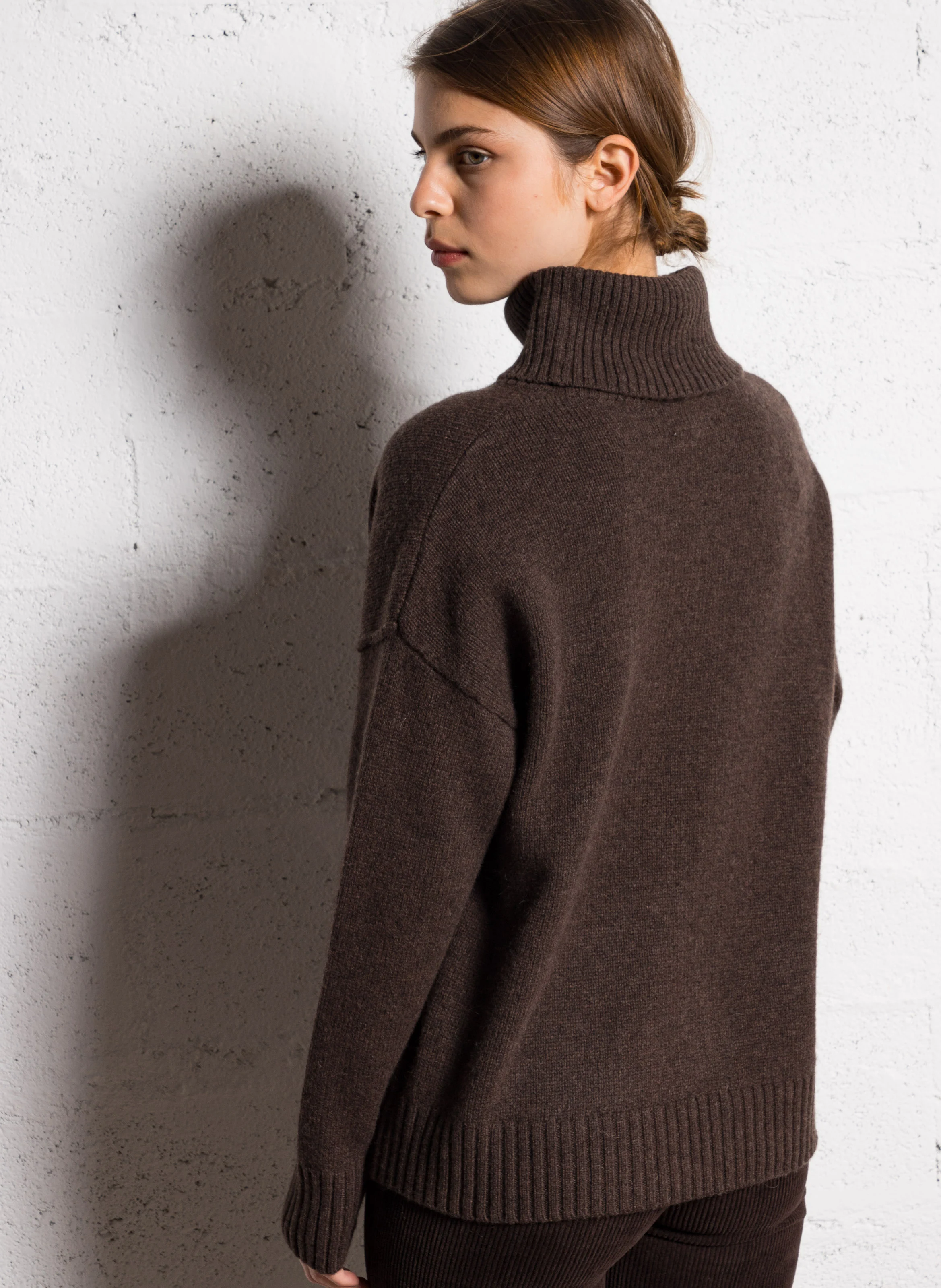 ANDREA - Pull droit col roulé en laine | Marron