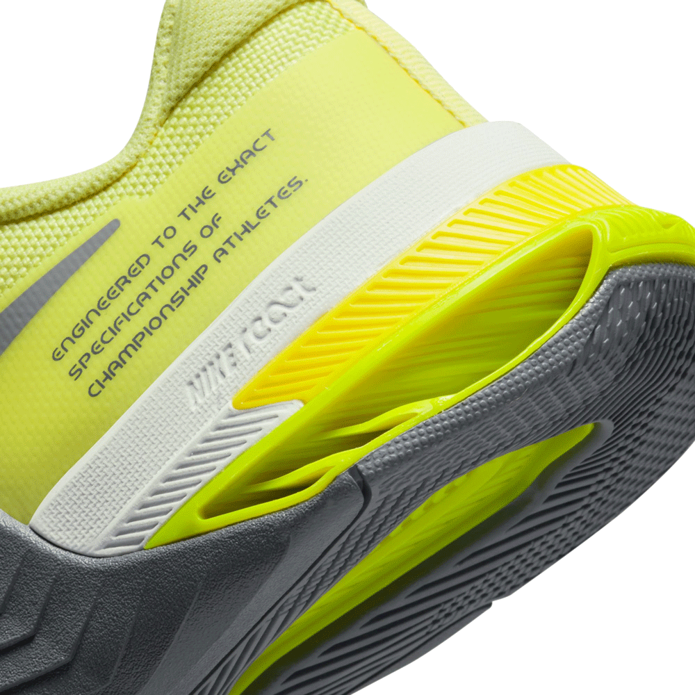 Nike Metcon 8 Trainingsschuhe Damen citron tint