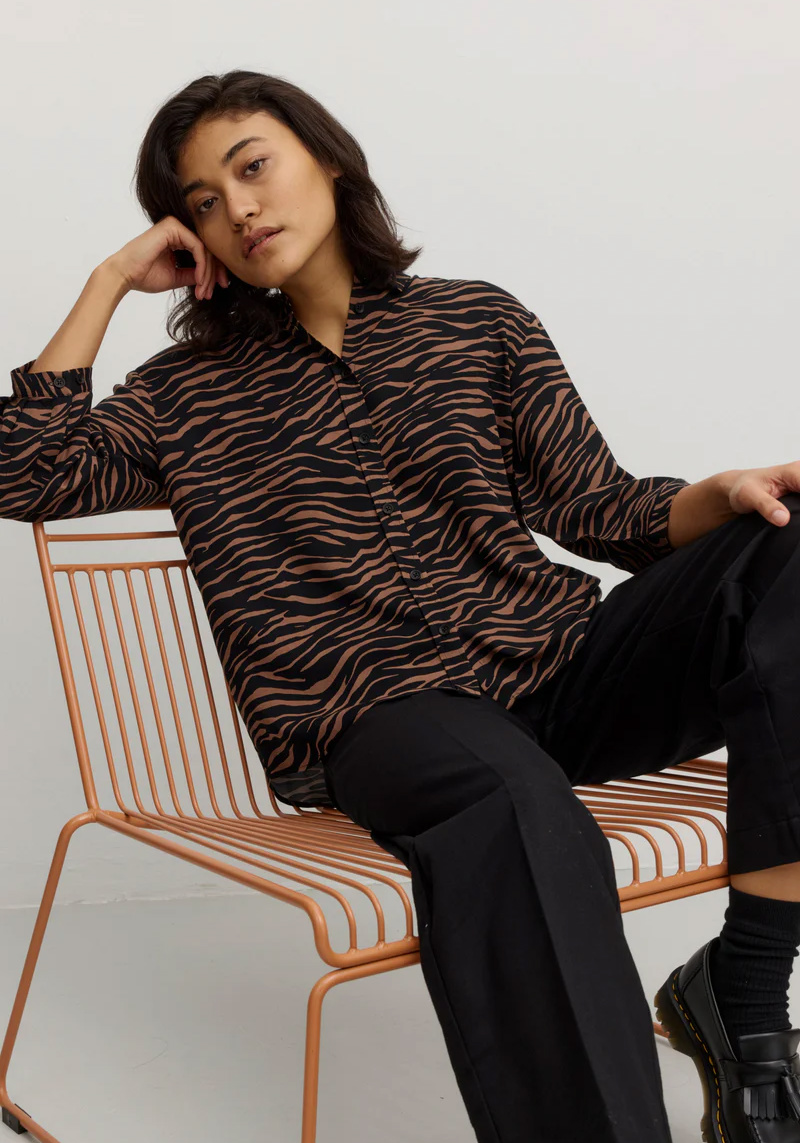 Recolution Bluse Cypress Zebra Cognac Brown