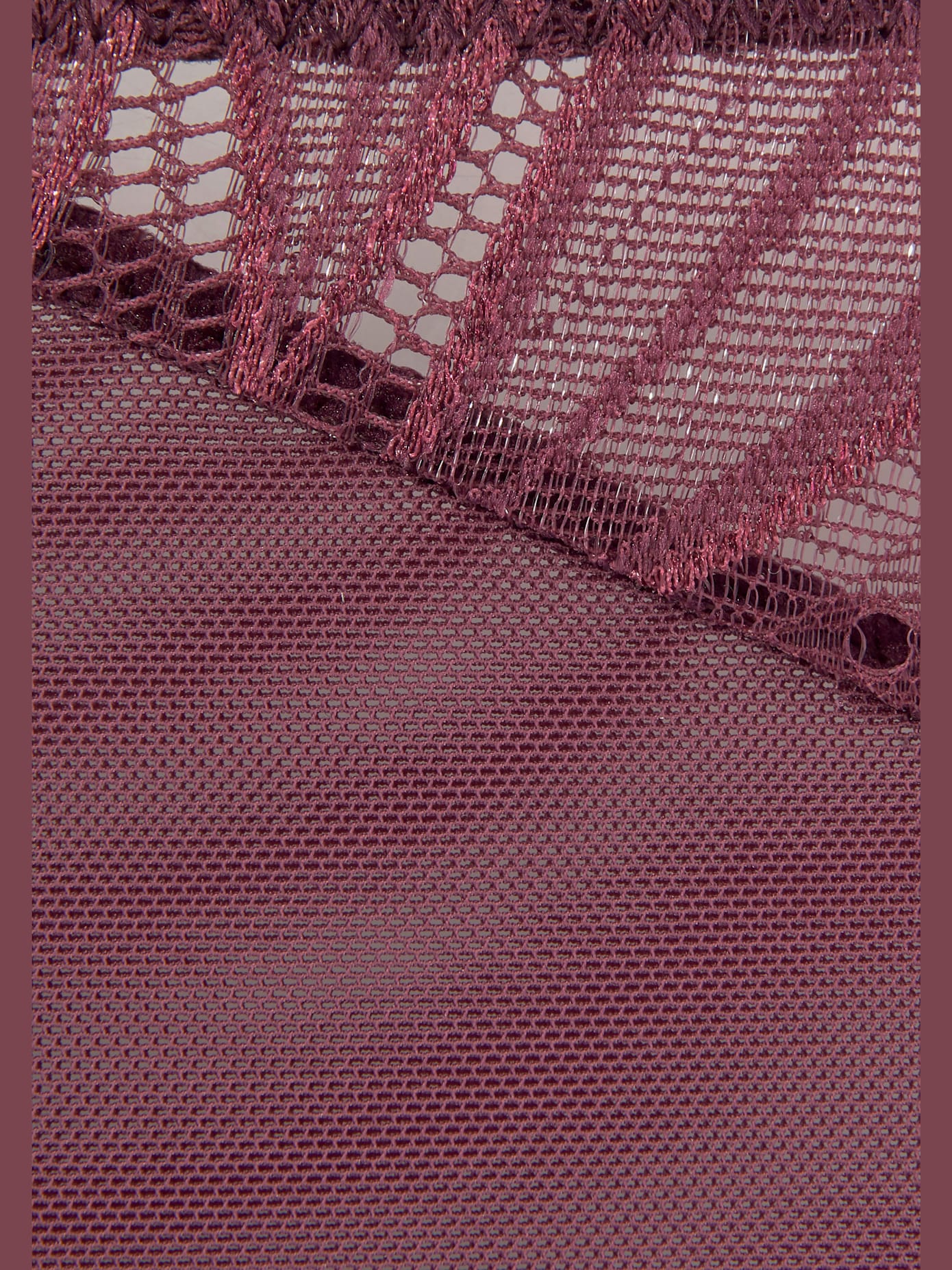 String séduisant, coupe raffinée
