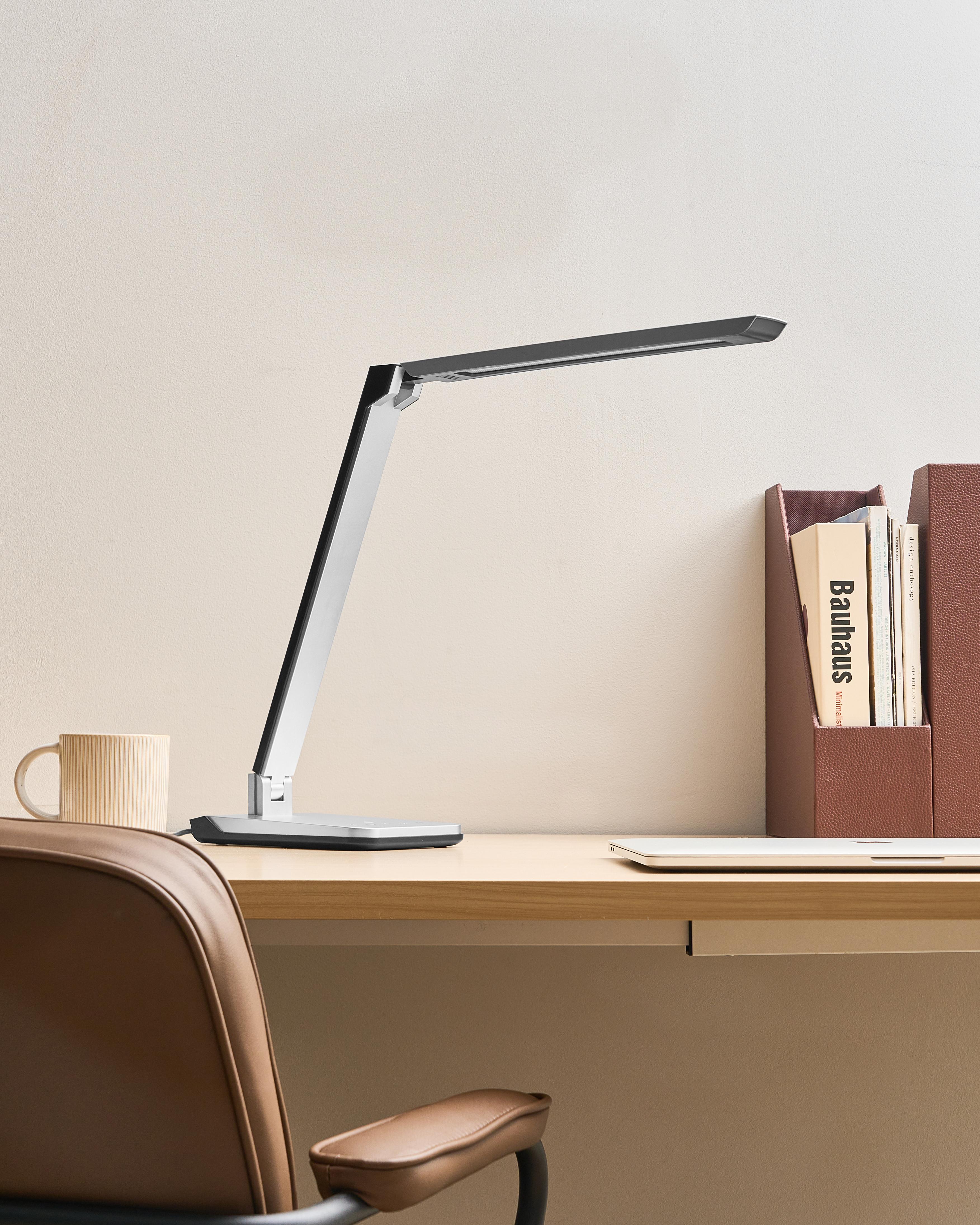 LED bureaulamp PICTOR met dimmer Zilver