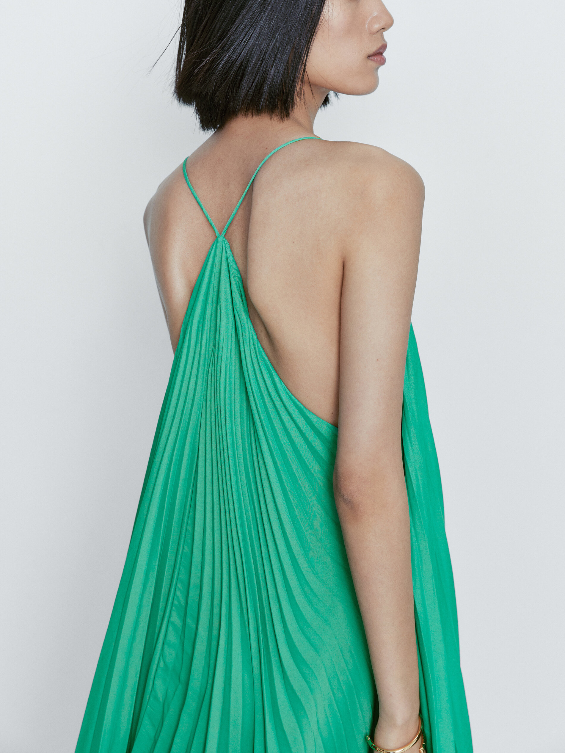 Vestido plissado com decote em bico - TURQ.OSCU