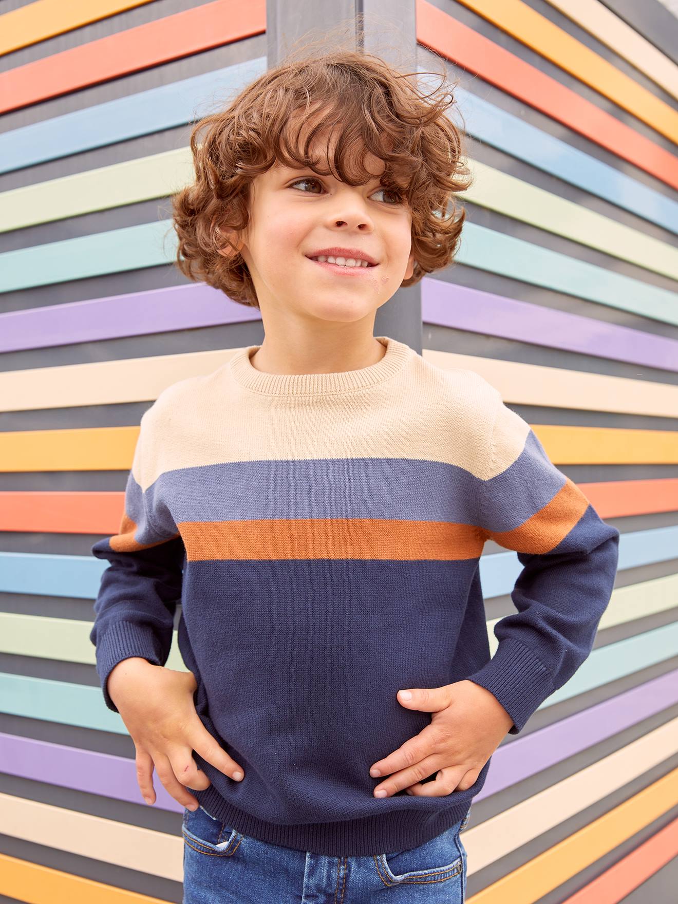 Suéter de malha fina com listras largas para meninos, bege claro, liso com estampas.