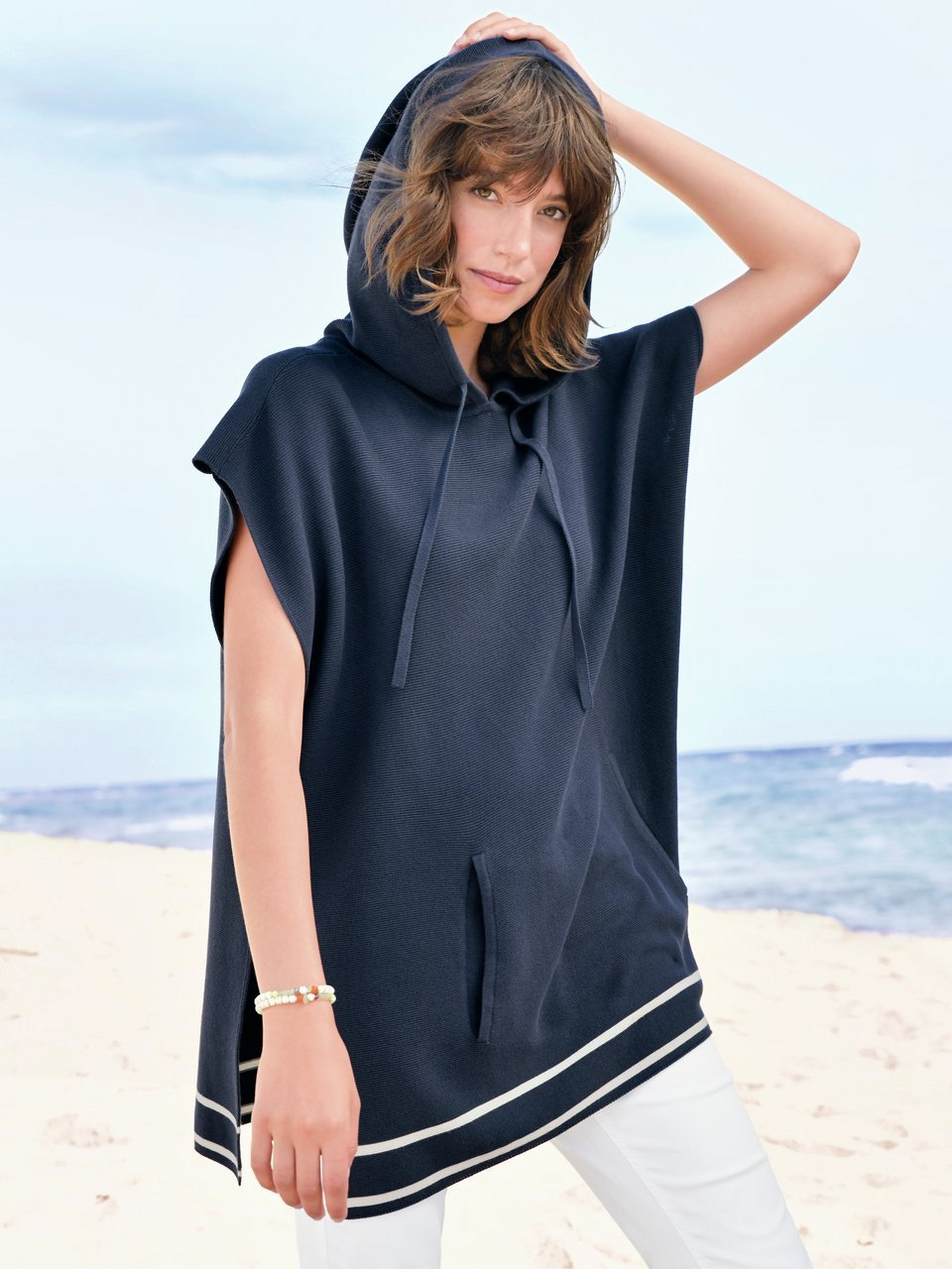 Poncho-Pullover mit Kapuze