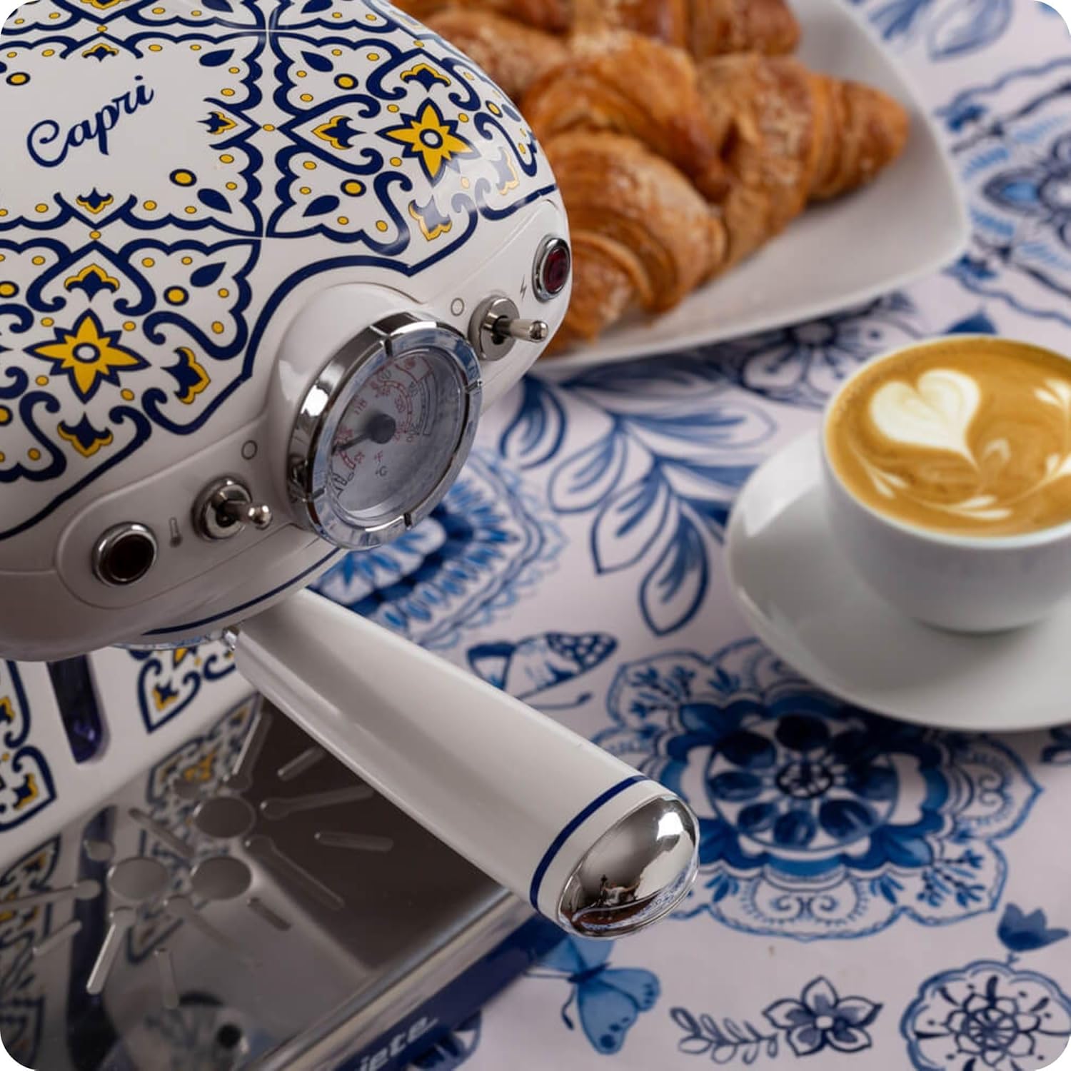Ariete Vintage Espresso 1389, Retro Espressomaschine für Pulver oder ESE-Pads, 1-2 Tassen, Cappuccino-Düse, Edelstahl-Tassenhalter, 15 Bar, 850W, Capri