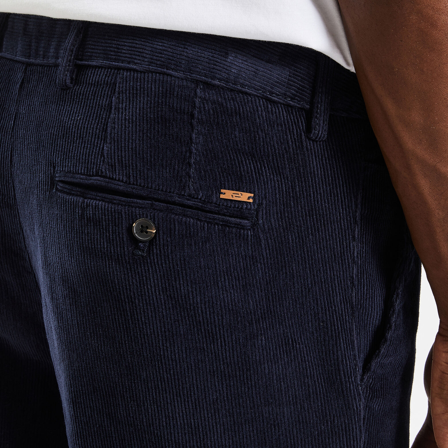 Pantalon chino en velours contient du coton recycl Bleu foncé