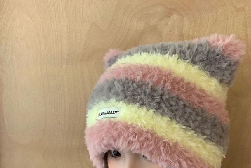 Hyeeun - Gestreepte muts met kattenoren