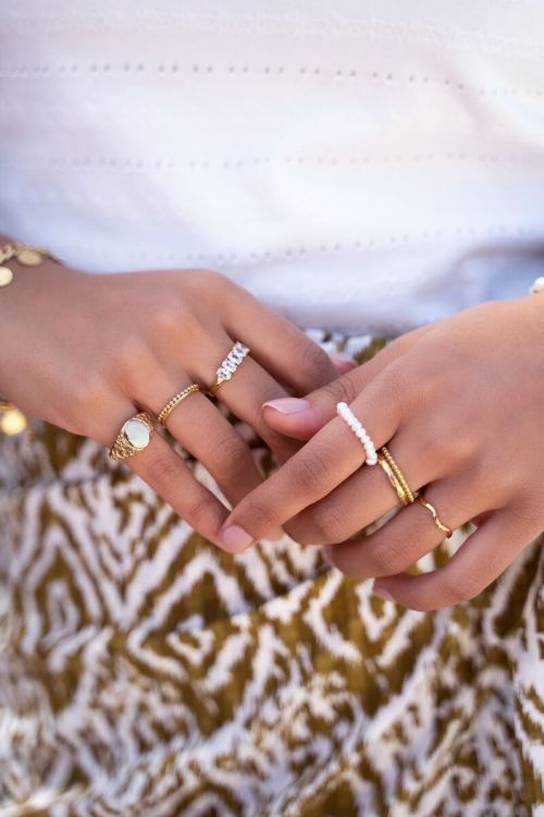 Cocktail statement ring met transparante stenen