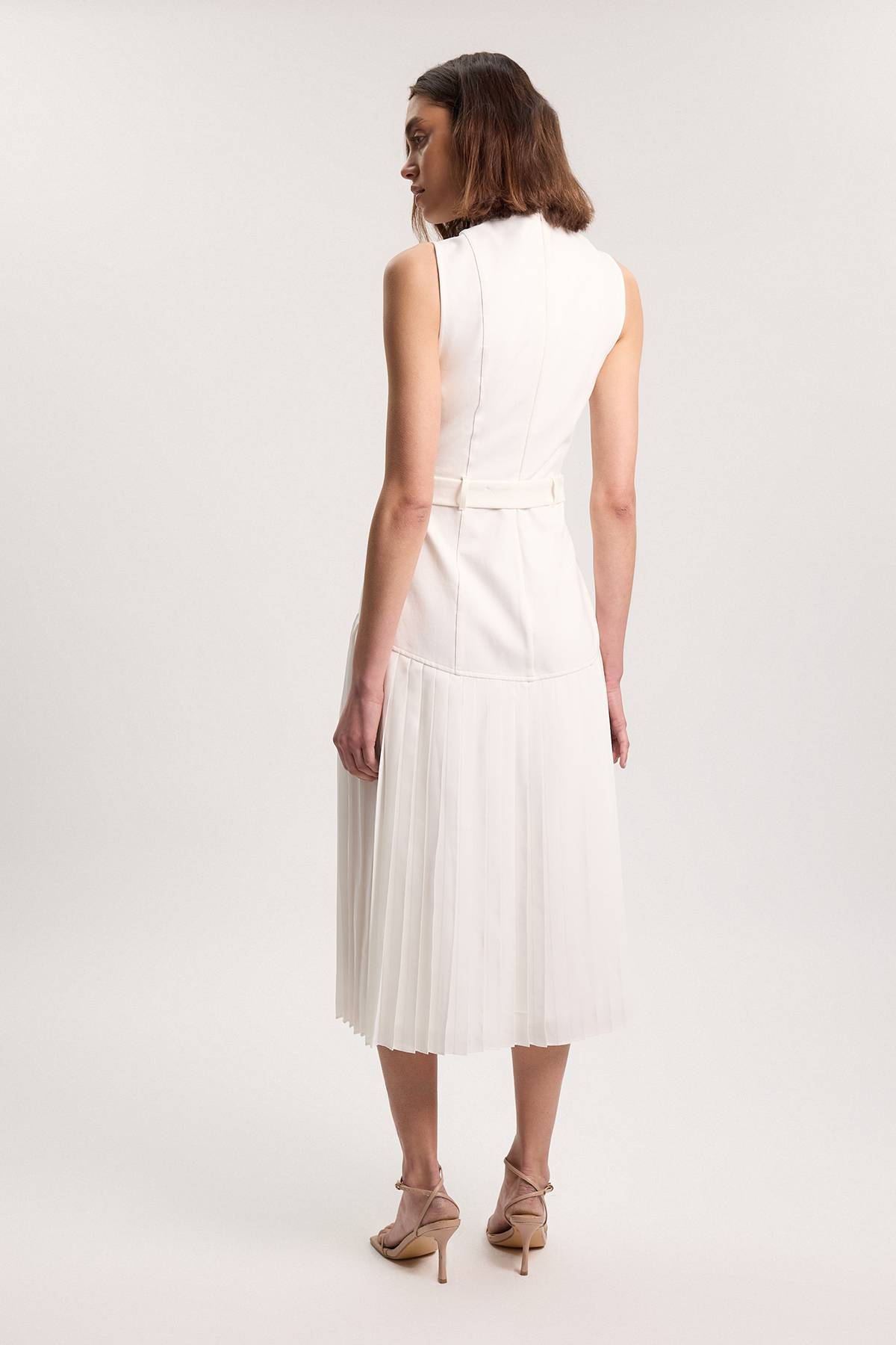 KarenMillen Robe Longue Plissée À Découpes Avec Détails De Boutons En Ponte Et Georgette Texturée