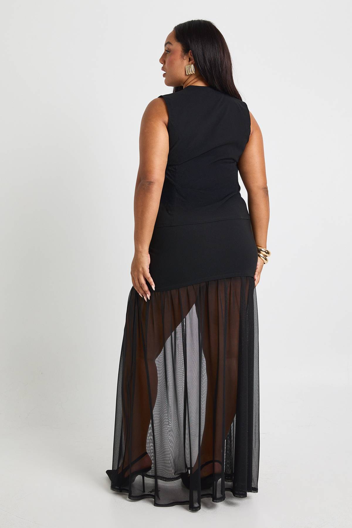 boohoo Ensemble Grande Taille Gilet À Boutons Dorés Et Jupe Avec Insert En Mesh
