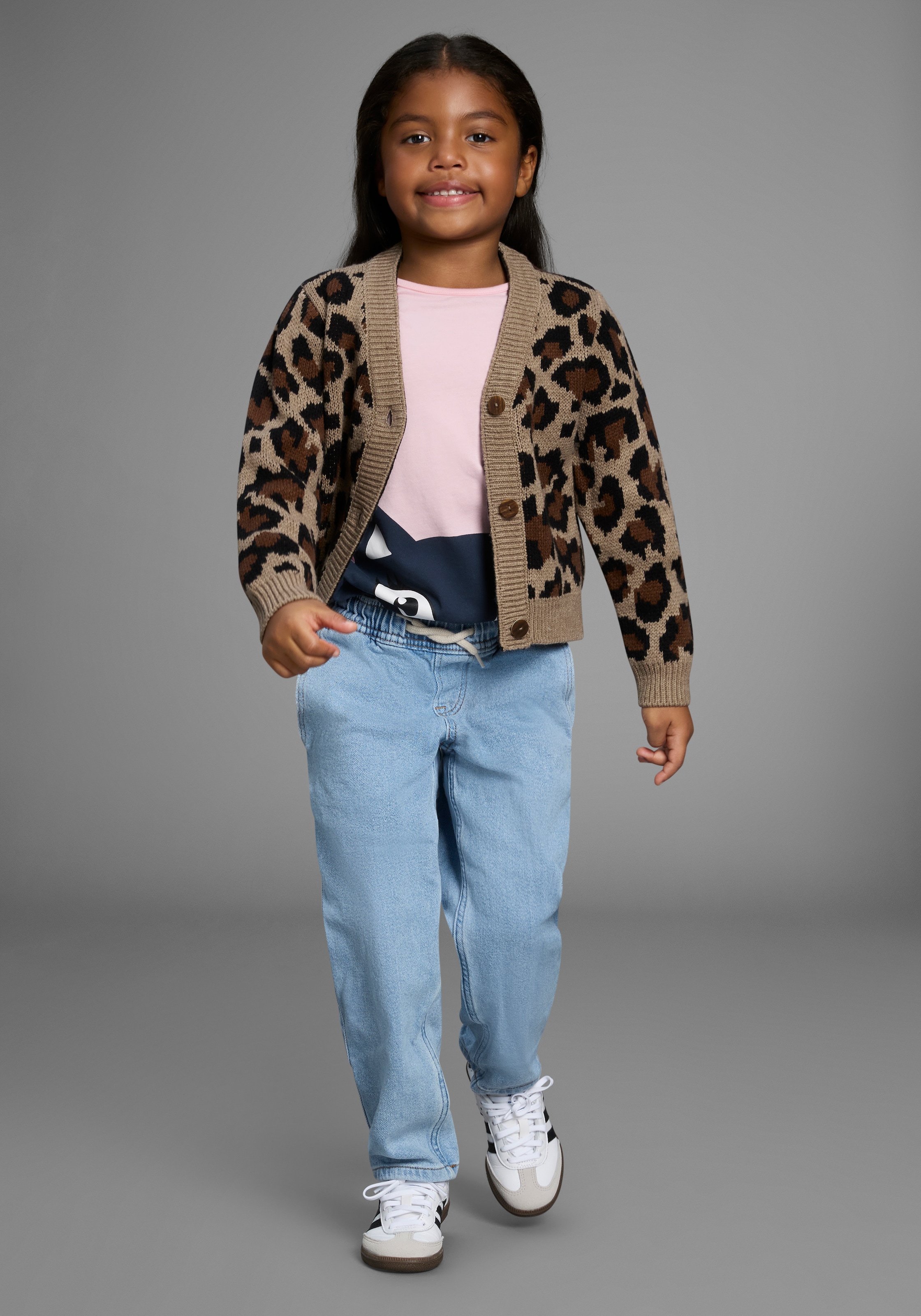 KIDSWORLD Strickjacke »Strickjacke mit Leo-Muster«, Strickjacke in Leo-Optik