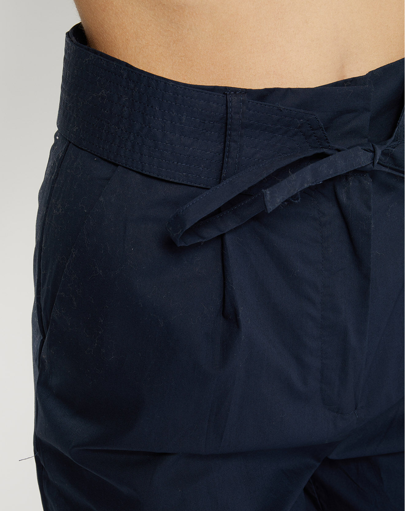 Galeries Lafayette Pantalon paperbag en Coton Gregoria bleu marine
