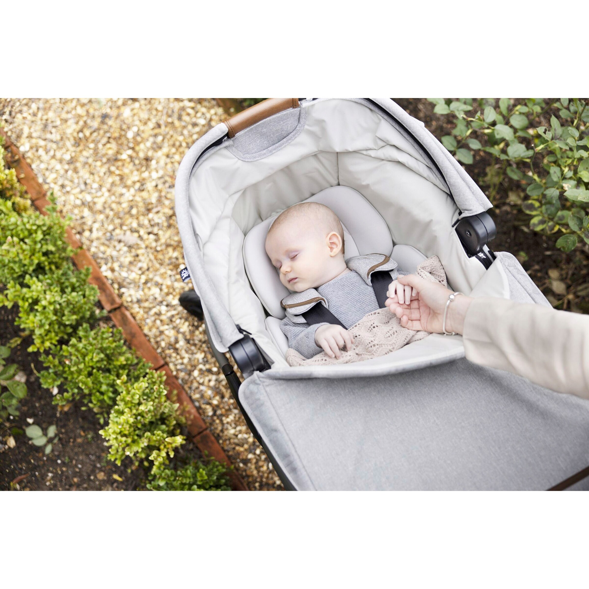 Joie - signature Babyschale und Tragewanne Calmi R129 für Aeria, Finiti oyster