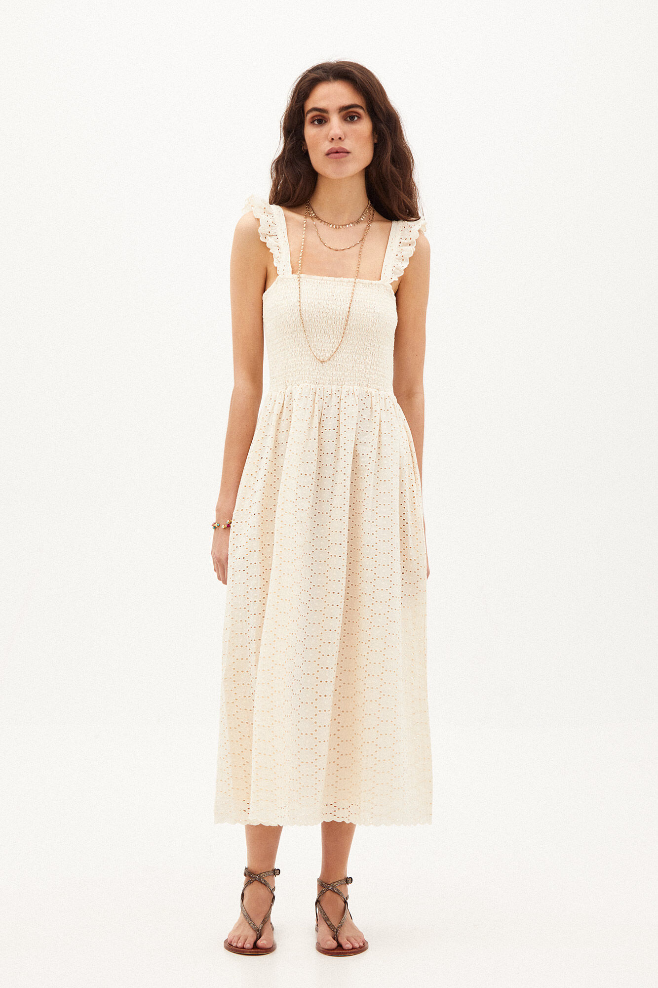 Fátima. Vestido midi bordado suíço - Bege