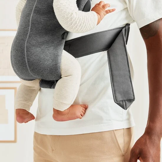 Porte-bébé Mini   Gris Foncé Jersey 3D        de               BabyBjörn